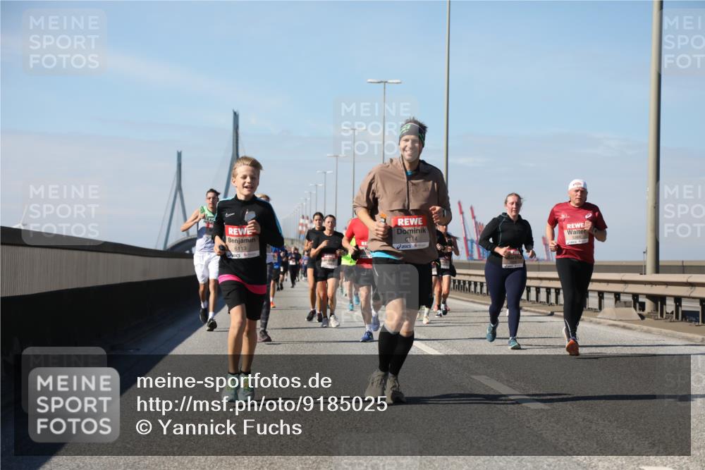 03.10.2025 - Köhlbrandbrückenlauf Yannick Fuchs http://msf.ph/oto/9185025 03.10.2025 12:03:15 Position 3 6113, 6114 meine-sportfotos.de
