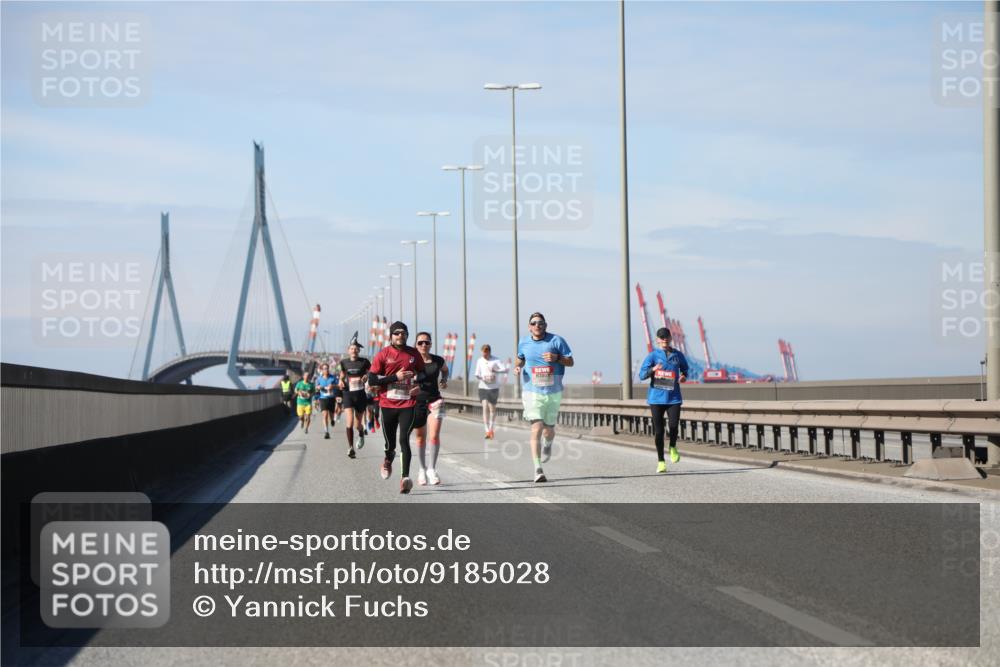 03.10.2025 - Köhlbrandbrückenlauf Yannick Fuchs http://msf.ph/oto/9185028 03.10.2025 11:42:05 Position 3  meine-sportfotos.de