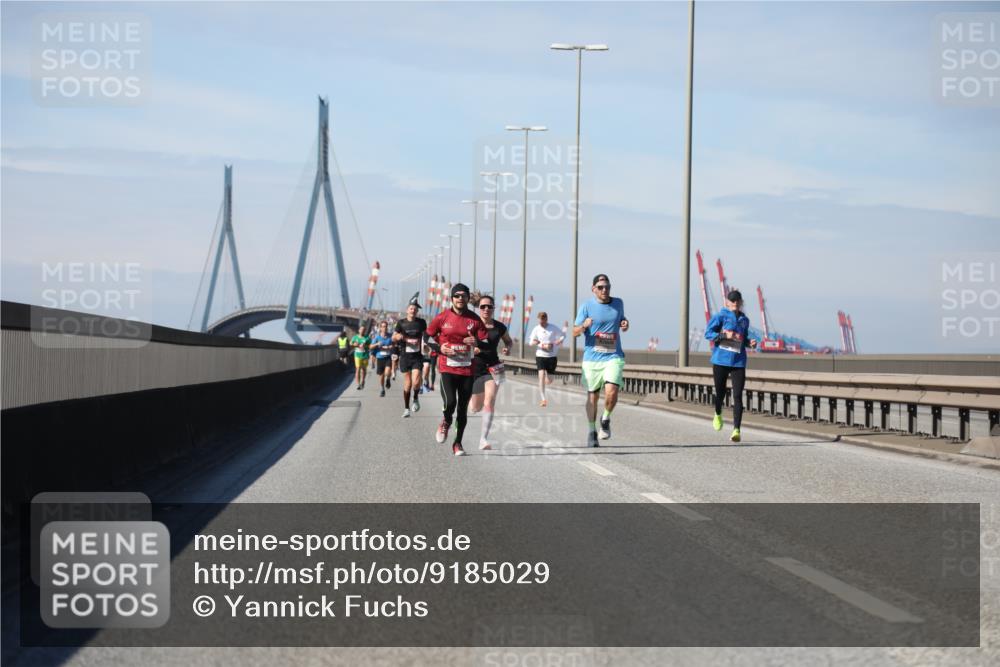 03.10.2025 - Köhlbrandbrückenlauf Yannick Fuchs http://msf.ph/oto/9185029 03.10.2025 11:42:05 Position 3  meine-sportfotos.de
