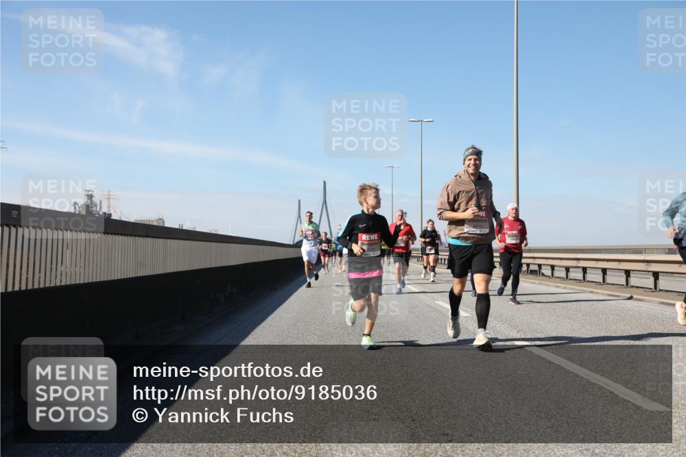 03.10.2025 - Köhlbrandbrückenlauf Yannick Fuchs http://msf.ph/oto/9185036 03.10.2025 12:03:16 Position 3 6113 meine-sportfotos.de