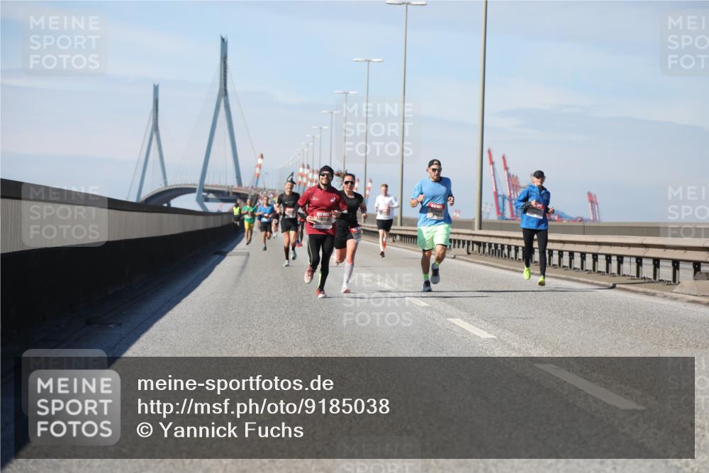 03.10.2025 - Köhlbrandbrückenlauf Yannick Fuchs http://msf.ph/oto/9185038 03.10.2025 11:42:06 Position 3  meine-sportfotos.de