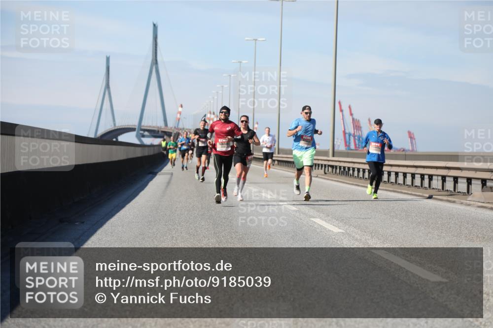 03.10.2025 - Köhlbrandbrückenlauf Yannick Fuchs http://msf.ph/oto/9185039 03.10.2025 11:42:06 Position 3  meine-sportfotos.de