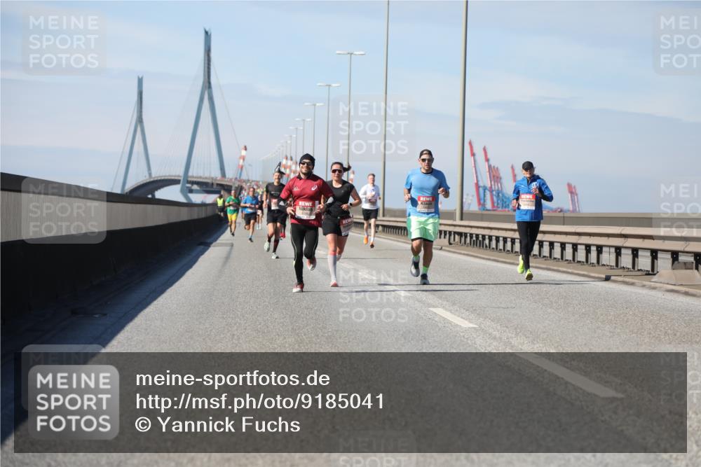 03.10.2025 - Köhlbrandbrückenlauf Yannick Fuchs http://msf.ph/oto/9185041 03.10.2025 11:42:06 Position 3  meine-sportfotos.de