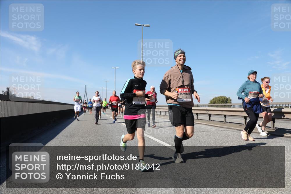 03.10.2025 - Köhlbrandbrückenlauf Yannick Fuchs http://msf.ph/oto/9185042 03.10.2025 12:03:17 Position 3 6113, 6114 meine-sportfotos.de