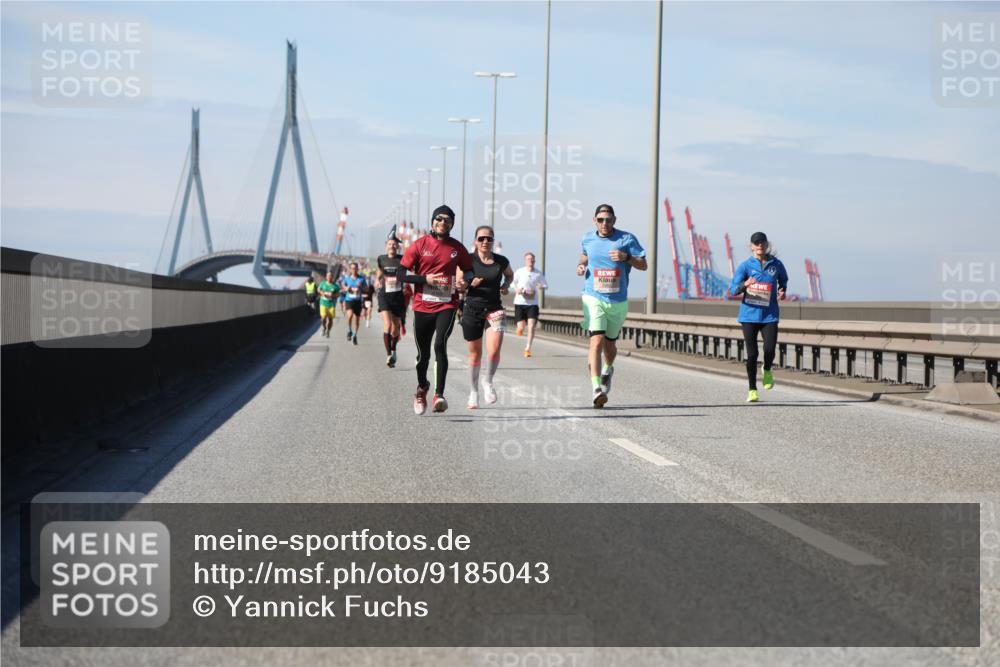 03.10.2025 - Köhlbrandbrückenlauf Yannick Fuchs http://msf.ph/oto/9185043 03.10.2025 11:42:06 Position 3  meine-sportfotos.de