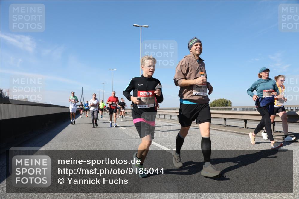 03.10.2025 - Köhlbrandbrückenlauf Yannick Fuchs http://msf.ph/oto/9185044 03.10.2025 12:03:18 Position 3 6113, 6114 meine-sportfotos.de