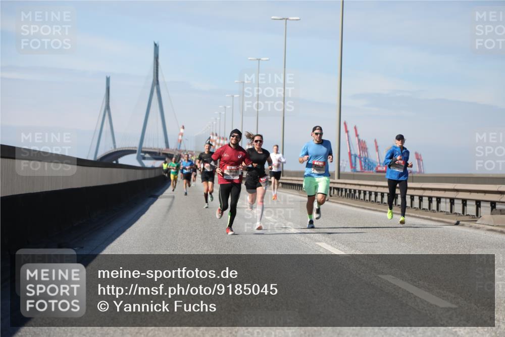 03.10.2025 - Köhlbrandbrückenlauf Yannick Fuchs http://msf.ph/oto/9185045 03.10.2025 11:42:06 Position 3  meine-sportfotos.de