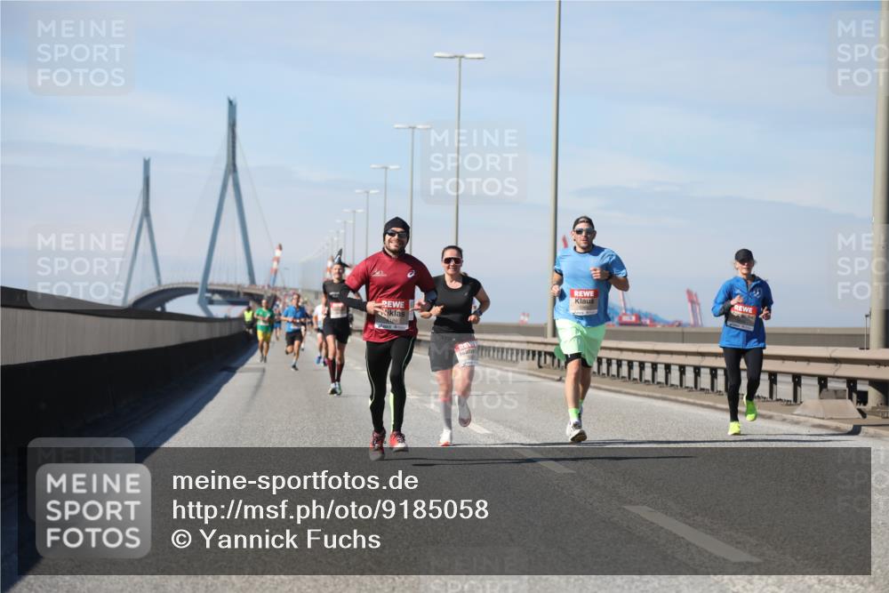 03.10.2025 - Köhlbrandbrückenlauf Yannick Fuchs http://msf.ph/oto/9185058 03.10.2025 11:42:07 Position 3  meine-sportfotos.de