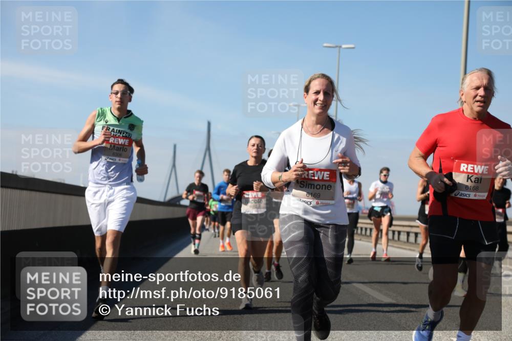 03.10.2025 - Köhlbrandbrückenlauf Yannick Fuchs http://msf.ph/oto/9185061 03.10.2025 12:03:20 Position 3 247, 6306, 6169, 6168 meine-sportfotos.de
