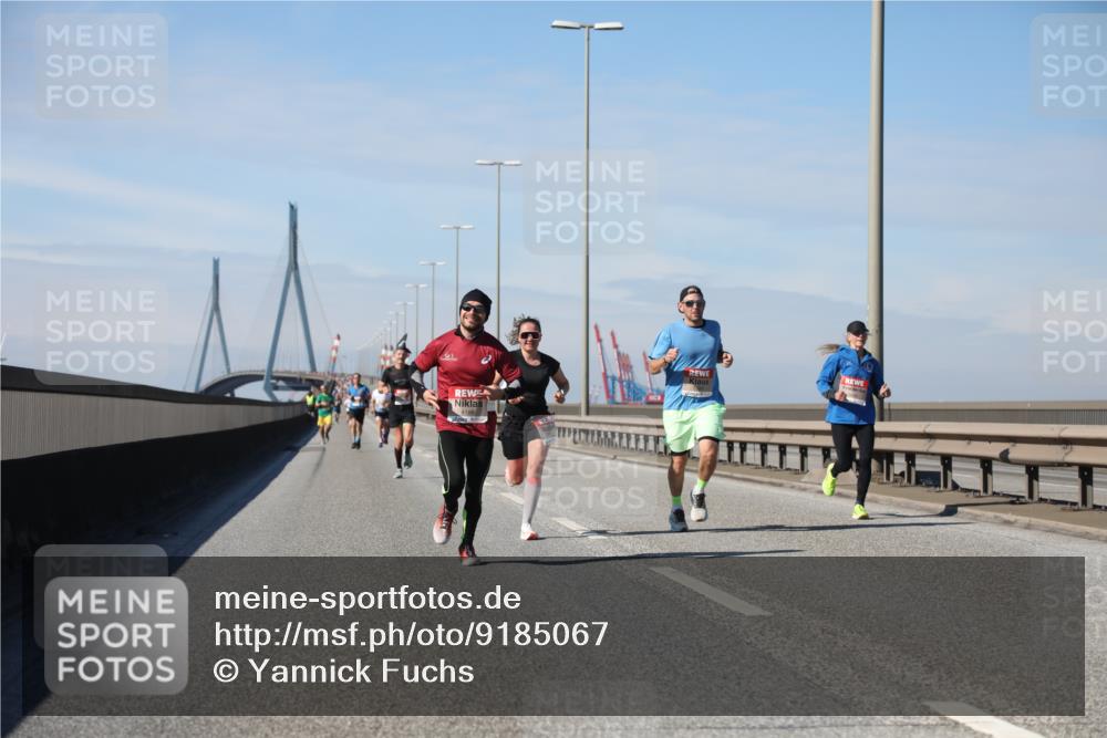 03.10.2025 - Köhlbrandbrückenlauf Yannick Fuchs http://msf.ph/oto/9185067 03.10.2025 11:42:08 Position 3  meine-sportfotos.de