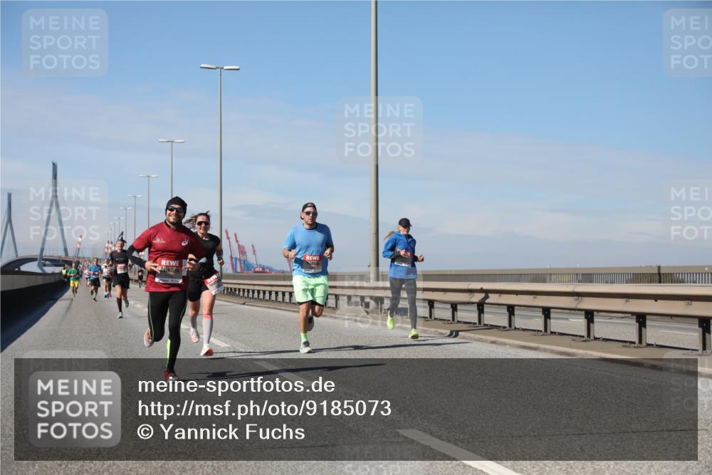 03.10.2025 - Köhlbrandbrückenlauf Yannick Fuchs http://msf.ph/oto/9185073 03.10.2025 11:42:09 Position 3  meine-sportfotos.de
