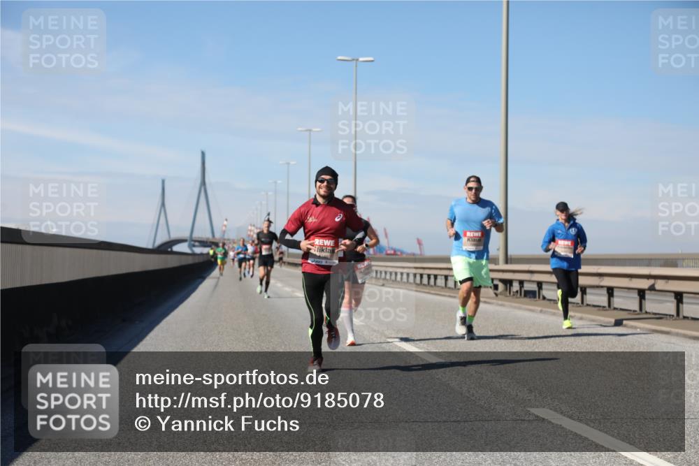 03.10.2025 - Köhlbrandbrückenlauf Yannick Fuchs http://msf.ph/oto/9185078 03.10.2025 11:42:09 Position 3  meine-sportfotos.de