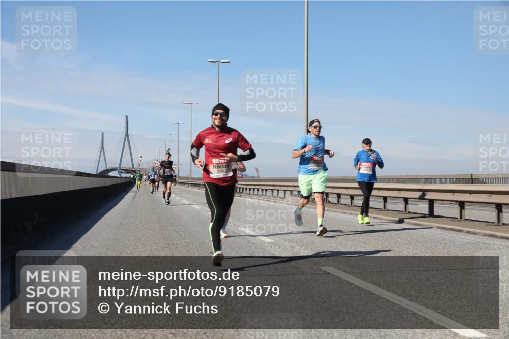03.10.2025 - Köhlbrandbrückenlauf Yannick Fuchs http://msf.ph/oto/9185079 03.10.2025 11:42:10 Position 3 4186 meine-sportfotos.de