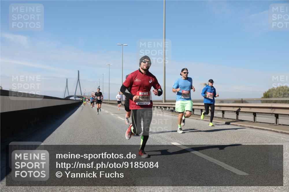 03.10.2025 - Köhlbrandbrückenlauf Yannick Fuchs http://msf.ph/oto/9185084 03.10.2025 11:42:10 Position 3 712, 4186 meine-sportfotos.de