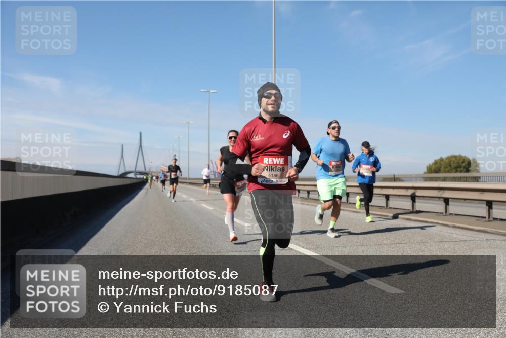 03.10.2025 - Köhlbrandbrückenlauf Yannick Fuchs http://msf.ph/oto/9185087 03.10.2025 11:42:11 Position 3 4186 meine-sportfotos.de