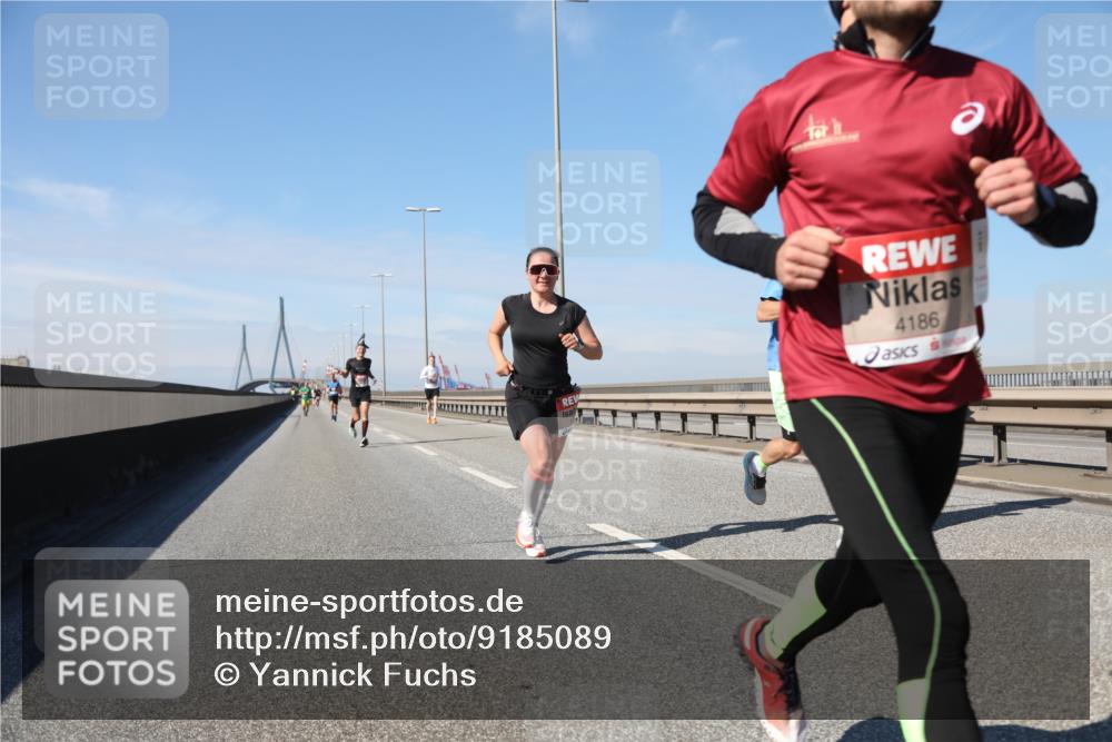 03.10.2025 - Köhlbrandbrückenlauf Yannick Fuchs http://msf.ph/oto/9185089 03.10.2025 11:42:11 Position 3 4186 meine-sportfotos.de
