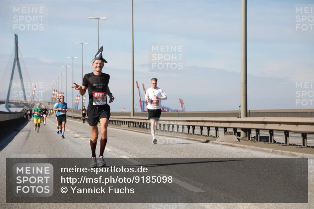 03.10.2025 - Köhlbrandbrückenlauf Yannick Fuchs http://msf.ph/oto/9185098 03.10.2025 11:42:13 Position 3  meine-sportfotos.de
