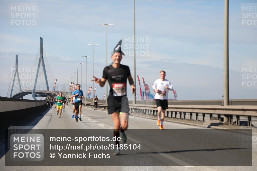 03.10.2025 - Köhlbrandbrückenlauf Yannick Fuchs http://msf.ph/oto/9185104 03.10.2025 11:42:13 Position 3  meine-sportfotos.de