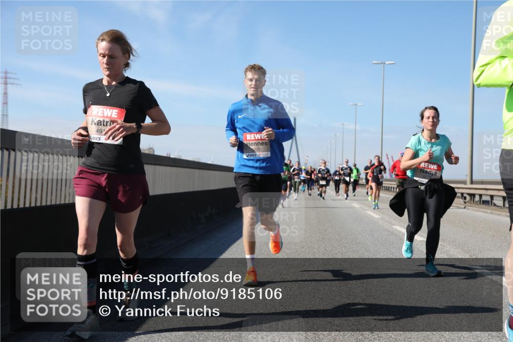 03.10.2025 - Köhlbrandbrückenlauf Yannick Fuchs http://msf.ph/oto/9185106 03.10.2025 12:03:25 Position 3 49, 5072, 5778 meine-sportfotos.de