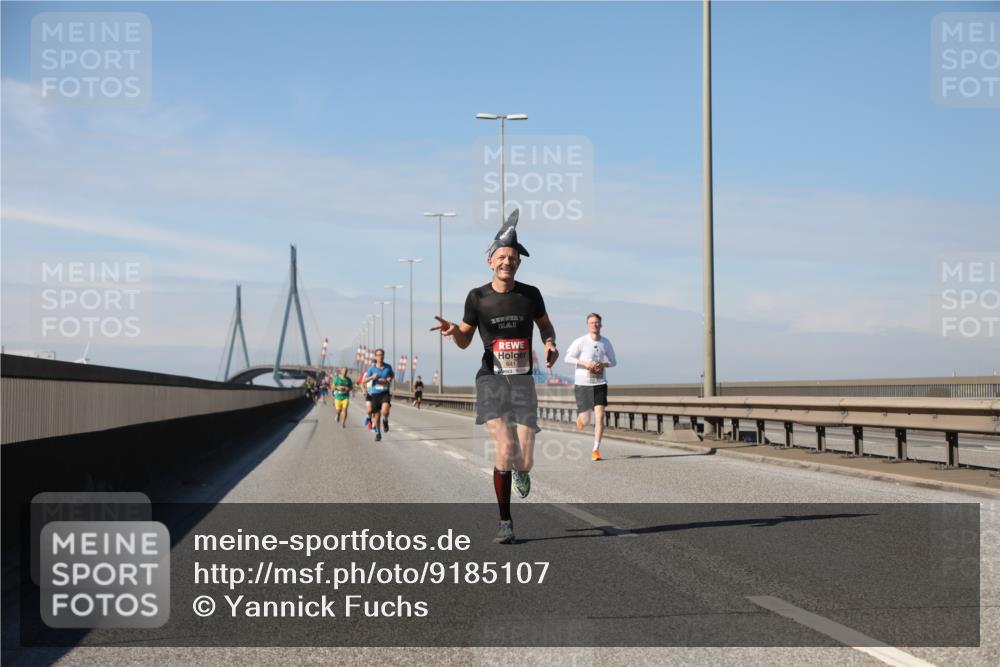 03.10.2025 - Köhlbrandbrückenlauf Yannick Fuchs http://msf.ph/oto/9185107 03.10.2025 11:42:14 Position 3 6417 meine-sportfotos.de