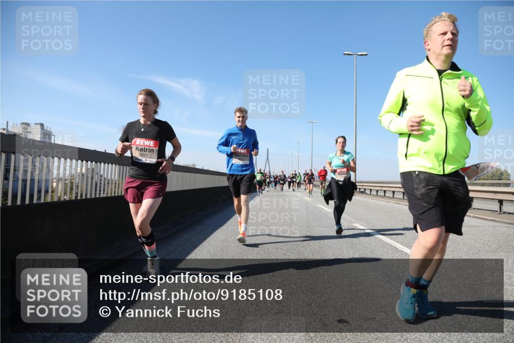 03.10.2025 - Köhlbrandbrückenlauf Yannick Fuchs http://msf.ph/oto/9185108 03.10.2025 12:03:26 Position 3 4911 meine-sportfotos.de
