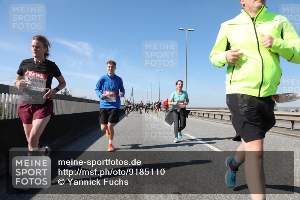 03.10.2025 - Köhlbrandbrückenlauf Yannick Fuchs http://msf.ph/oto/9185110 03.10.2025 12:03:26 Position 3 4911 meine-sportfotos.de