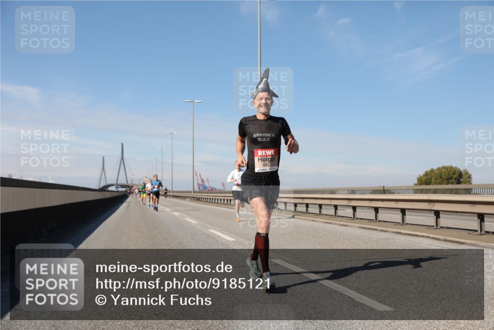 03.10.2025 - Köhlbrandbrückenlauf Yannick Fuchs http://msf.ph/oto/9185121 03.10.2025 11:42:15 Position 3 6417 meine-sportfotos.de