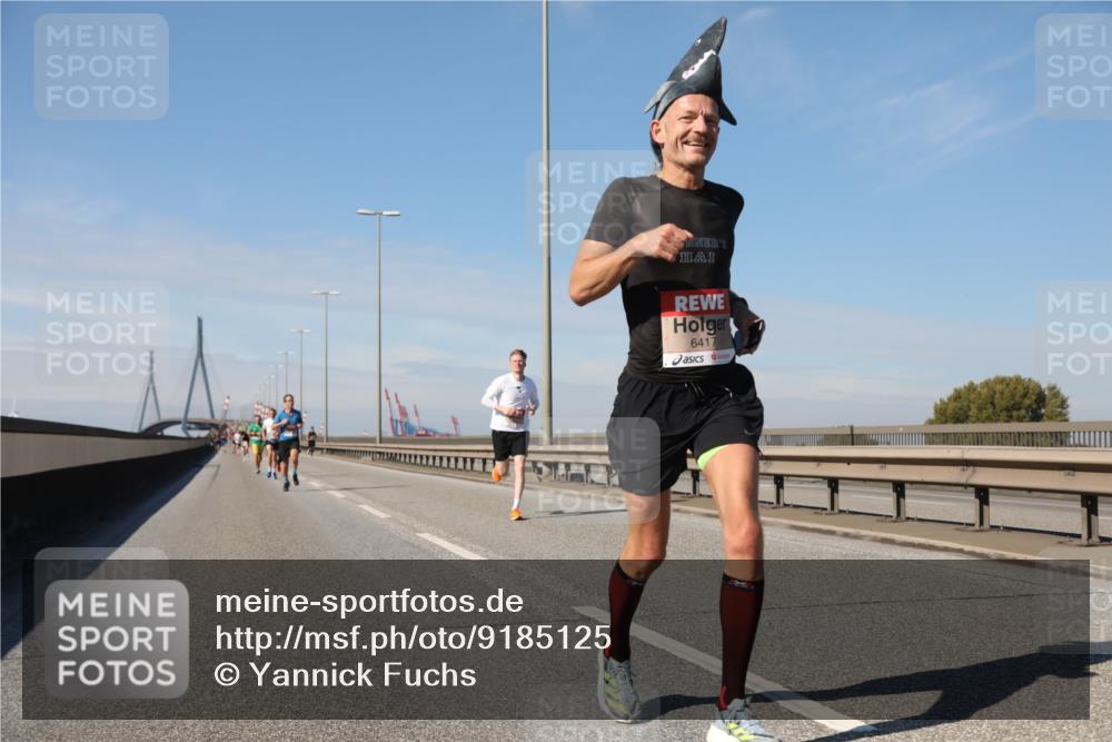 03.10.2025 - Köhlbrandbrückenlauf Yannick Fuchs http://msf.ph/oto/9185125 03.10.2025 11:42:15 Position 3 6417 meine-sportfotos.de