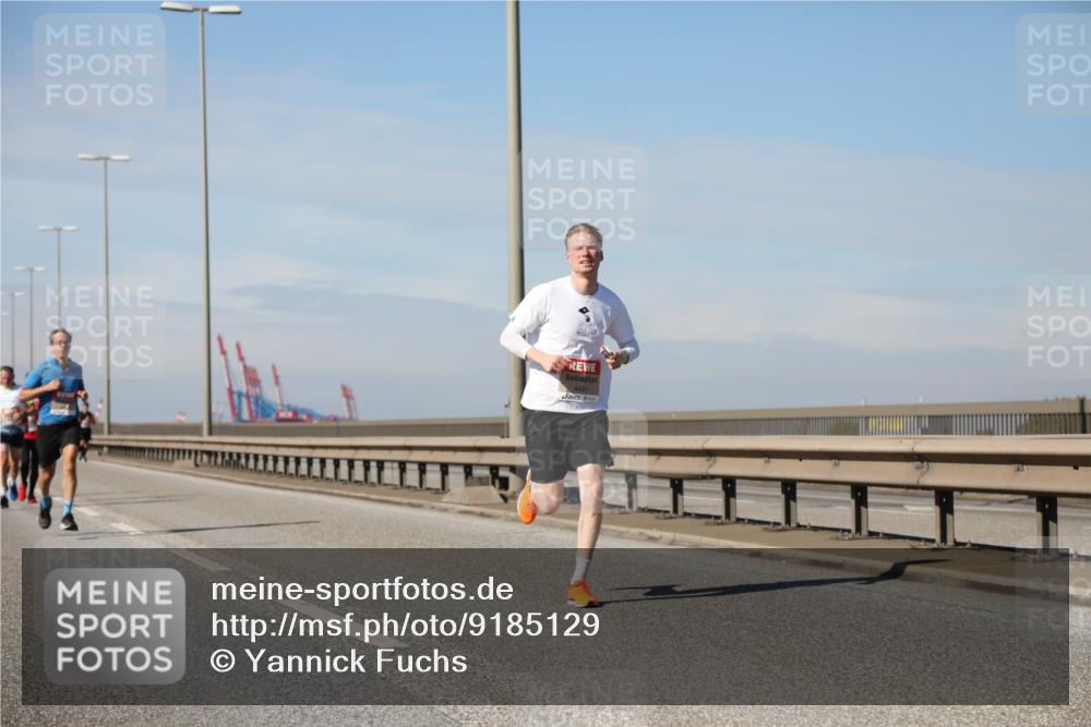 03.10.2025 - Köhlbrandbrückenlauf Yannick Fuchs http://msf.ph/oto/9185129 03.10.2025 11:42:16 Position 3 4491 meine-sportfotos.de