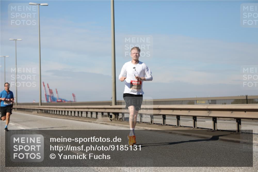 03.10.2025 - Köhlbrandbrückenlauf Yannick Fuchs http://msf.ph/oto/9185131 03.10.2025 11:42:16 Position 3 4491 meine-sportfotos.de
