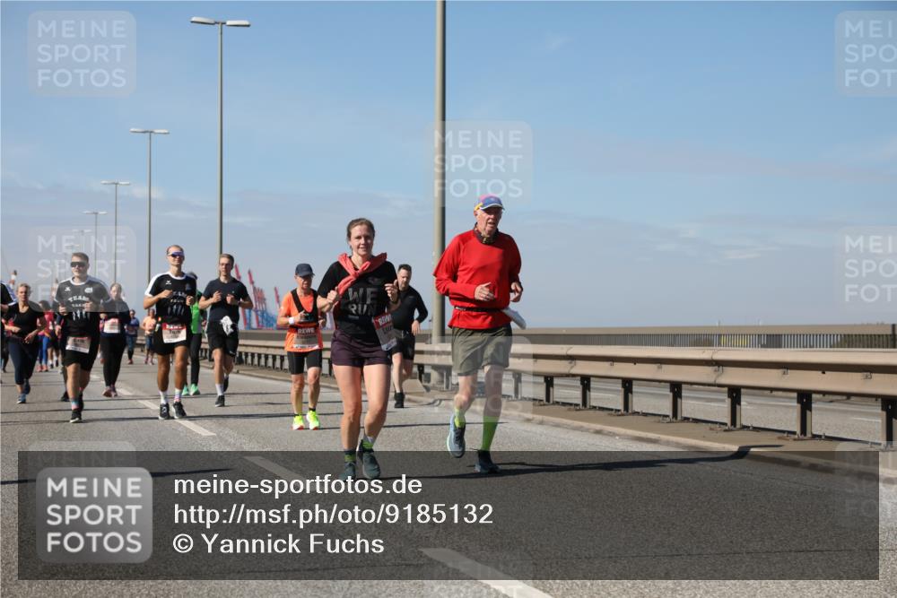 03.10.2025 - Köhlbrandbrückenlauf Yannick Fuchs http://msf.ph/oto/9185132 03.10.2025 12:03:29 Position 3  meine-sportfotos.de