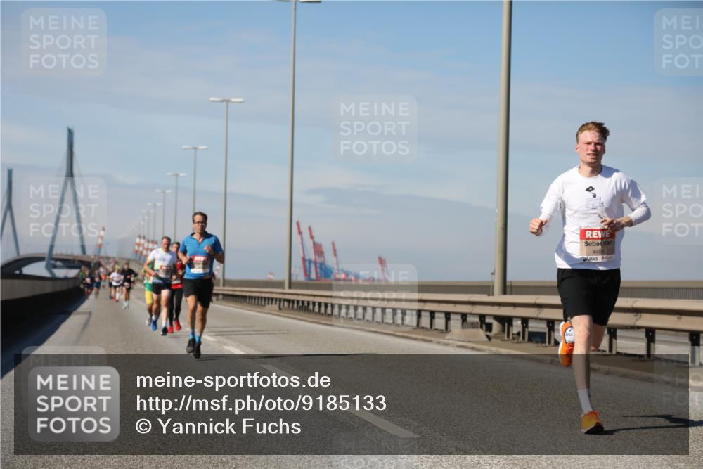 03.10.2025 - Köhlbrandbrückenlauf Yannick Fuchs http://msf.ph/oto/9185133 03.10.2025 11:42:16 Position 3 4491 meine-sportfotos.de