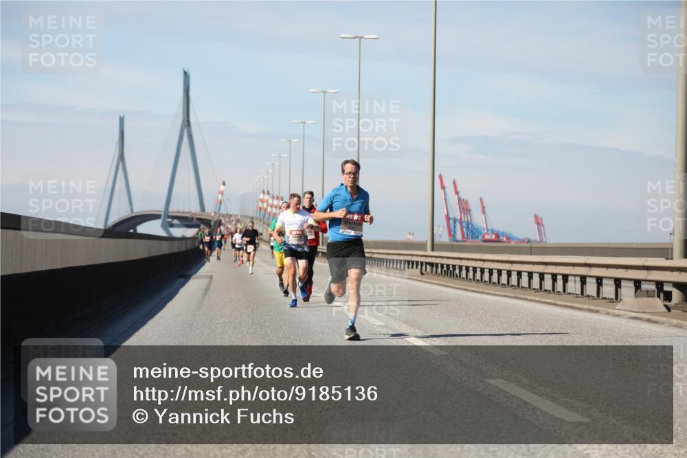 03.10.2025 - Köhlbrandbrückenlauf Yannick Fuchs http://msf.ph/oto/9185136 03.10.2025 11:42:17 Position 3  meine-sportfotos.de