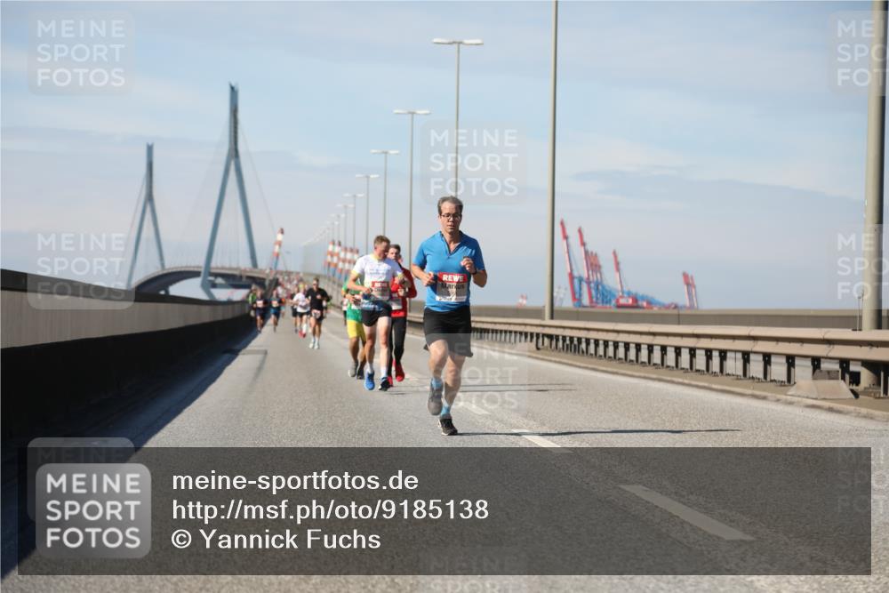 03.10.2025 - Köhlbrandbrückenlauf Yannick Fuchs http://msf.ph/oto/9185138 03.10.2025 11:42:17 Position 3  meine-sportfotos.de