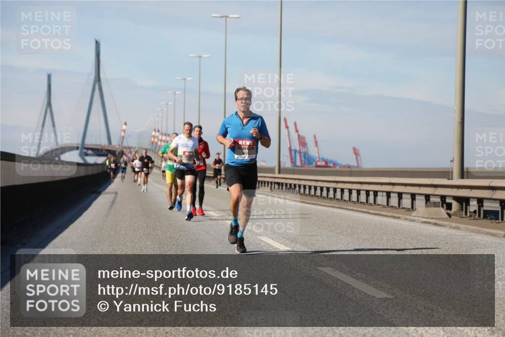 03.10.2025 - Köhlbrandbrückenlauf Yannick Fuchs http://msf.ph/oto/9185145 03.10.2025 11:42:18 Position 3  meine-sportfotos.de