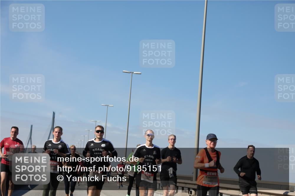 03.10.2025 - Köhlbrandbrückenlauf Yannick Fuchs http://msf.ph/oto/9185151 03.10.2025 12:03:32 Position 3 5888, 5887, 5277 meine-sportfotos.de