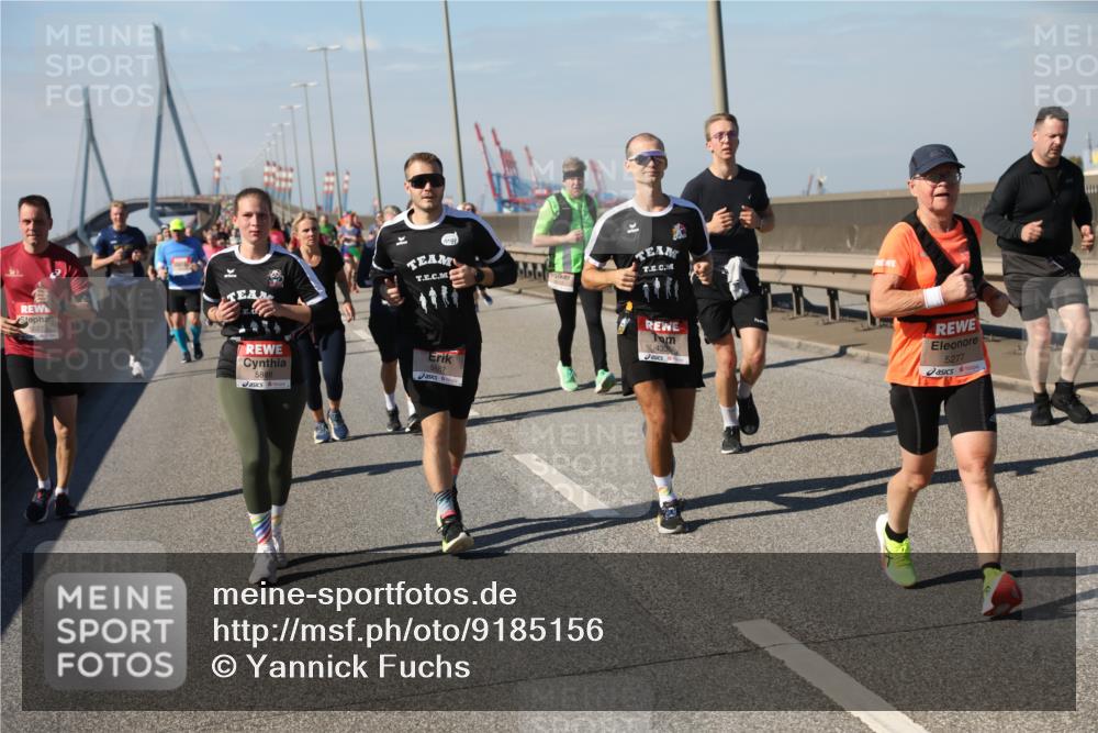 03.10.2025 - Köhlbrandbrückenlauf Yannick Fuchs http://msf.ph/oto/9185156 03.10.2025 12:03:33 Position 3 5888, 4338, 5277 meine-sportfotos.de