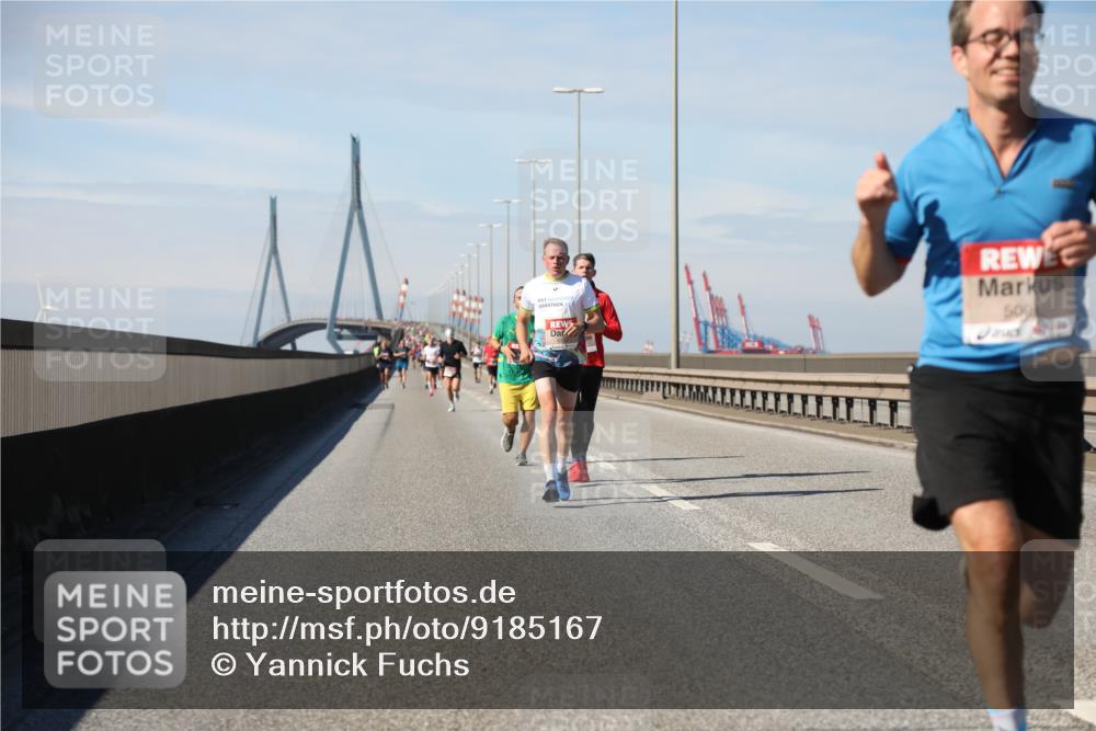 03.10.2025 - Köhlbrandbrückenlauf Yannick Fuchs http://msf.ph/oto/9185167 03.10.2025 11:42:20 Position 3 50 meine-sportfotos.de