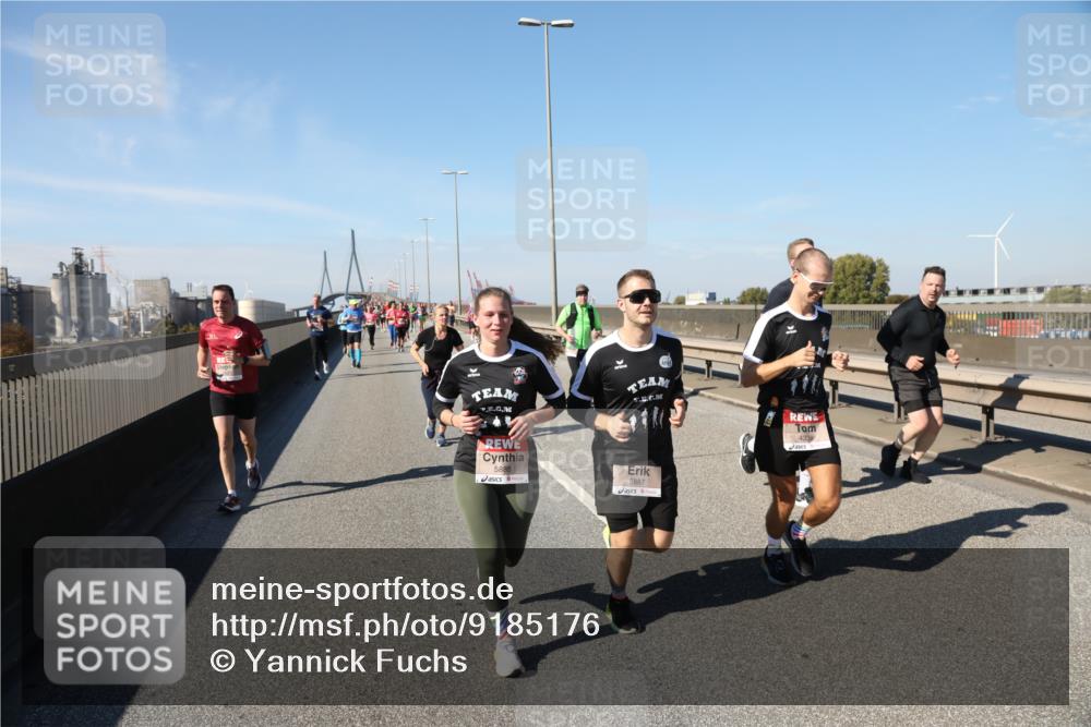 03.10.2025 - Köhlbrandbrückenlauf Yannick Fuchs http://msf.ph/oto/9185176 03.10.2025 12:03:35 Position 3 5888, 5887, 4338 meine-sportfotos.de