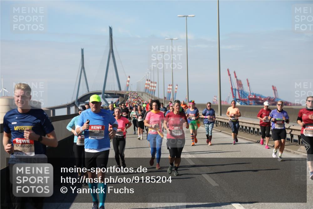 03.10.2025 - Köhlbrandbrückenlauf Yannick Fuchs http://msf.ph/oto/9185204 03.10.2025 12:03:39 Position 3 5607, 5857, 5113 meine-sportfotos.de