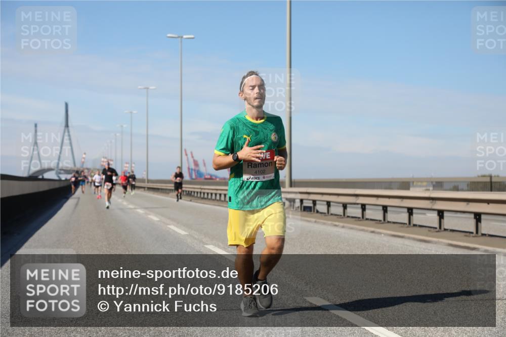 03.10.2025 - Köhlbrandbrückenlauf Yannick Fuchs http://msf.ph/oto/9185206 03.10.2025 11:42:25 Position 3 4102 meine-sportfotos.de