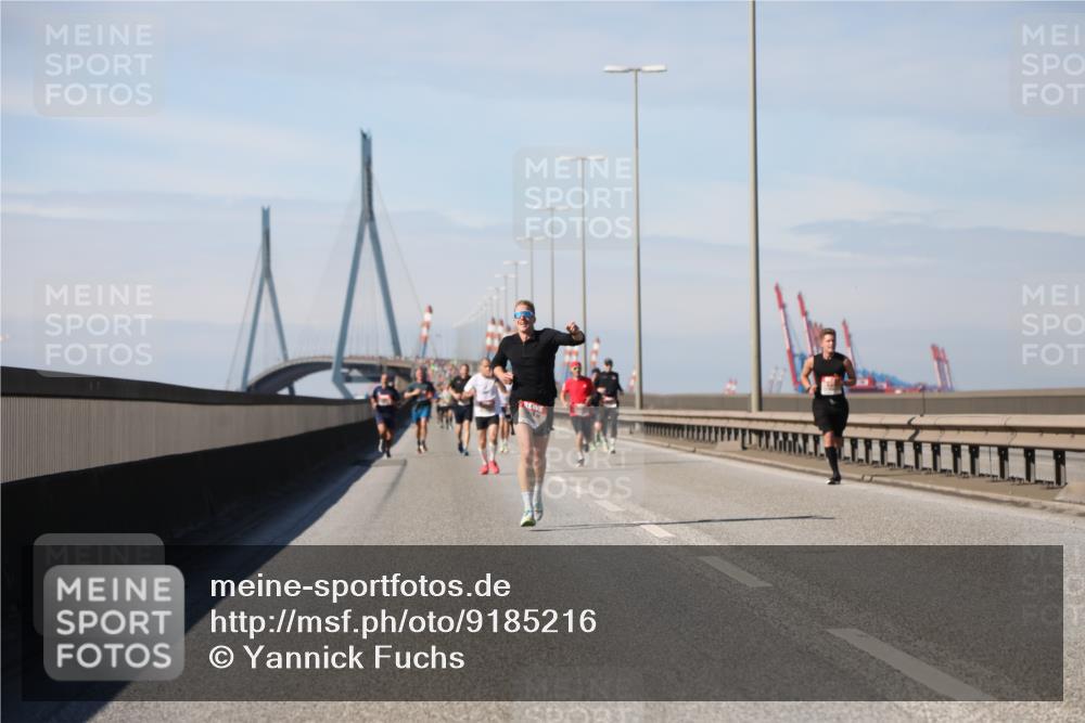 03.10.2025 - Köhlbrandbrückenlauf Yannick Fuchs http://msf.ph/oto/9185216 03.10.2025 11:42:27 Position 3  meine-sportfotos.de