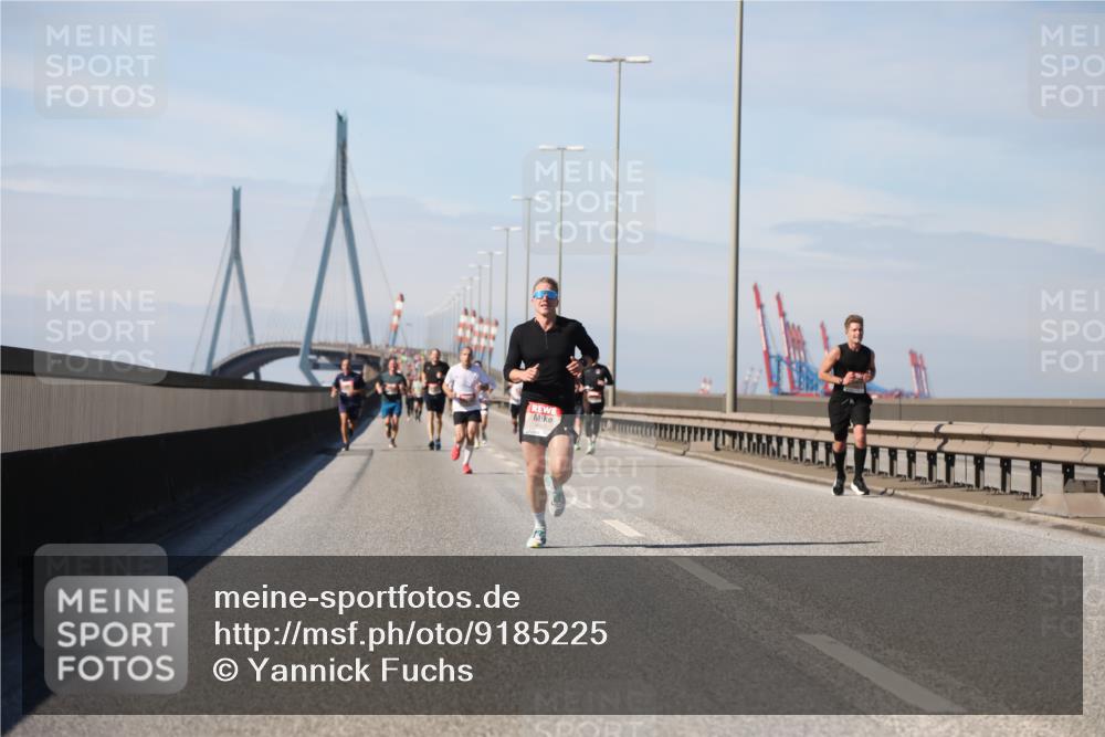 03.10.2025 - Köhlbrandbrückenlauf Yannick Fuchs http://msf.ph/oto/9185225 03.10.2025 11:42:28 Position 3  meine-sportfotos.de