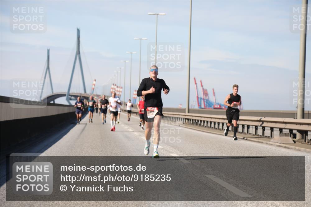 03.10.2025 - Köhlbrandbrückenlauf Yannick Fuchs http://msf.ph/oto/9185235 03.10.2025 11:42:29 Position 3  meine-sportfotos.de