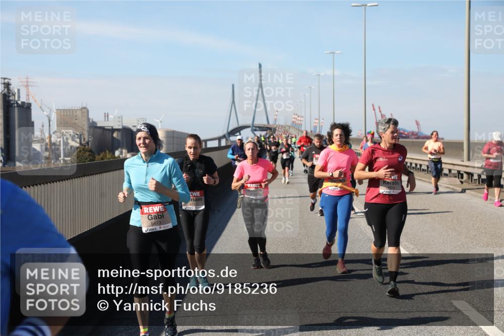 03.10.2025 - Köhlbrandbrückenlauf Yannick Fuchs http://msf.ph/oto/9185236 03.10.2025 12:03:43 Position 3 5473, 5117, 4810 meine-sportfotos.de