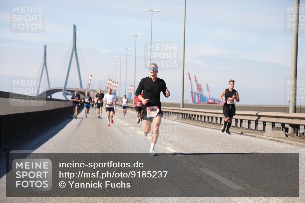 03.10.2025 - Köhlbrandbrückenlauf Yannick Fuchs http://msf.ph/oto/9185237 03.10.2025 11:42:29 Position 3 4248 meine-sportfotos.de