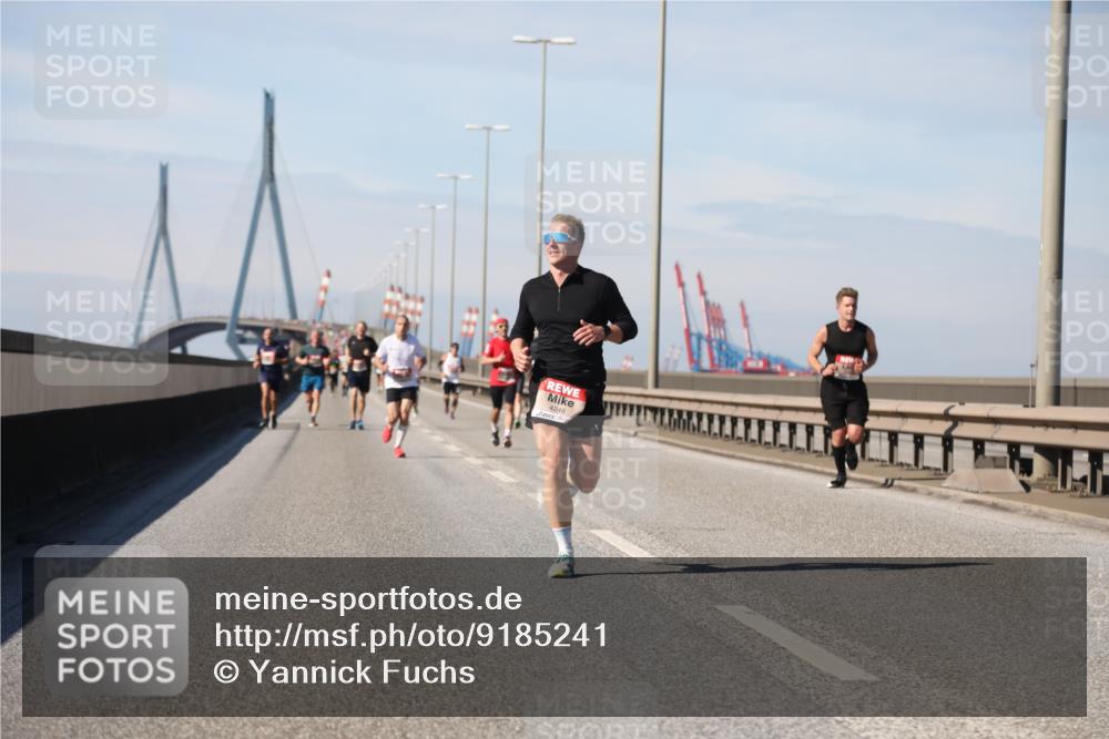 03.10.2025 - Köhlbrandbrückenlauf Yannick Fuchs http://msf.ph/oto/9185241 03.10.2025 11:42:29 Position 3 4248 meine-sportfotos.de