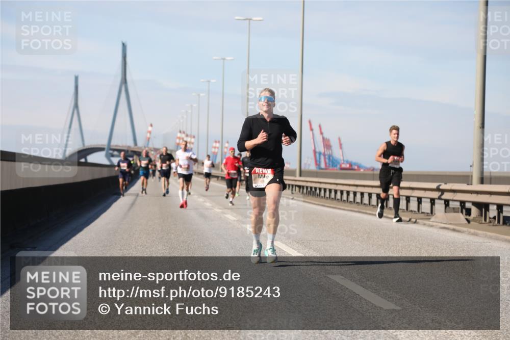 03.10.2025 - Köhlbrandbrückenlauf Yannick Fuchs http://msf.ph/oto/9185243 03.10.2025 11:42:30 Position 3  meine-sportfotos.de