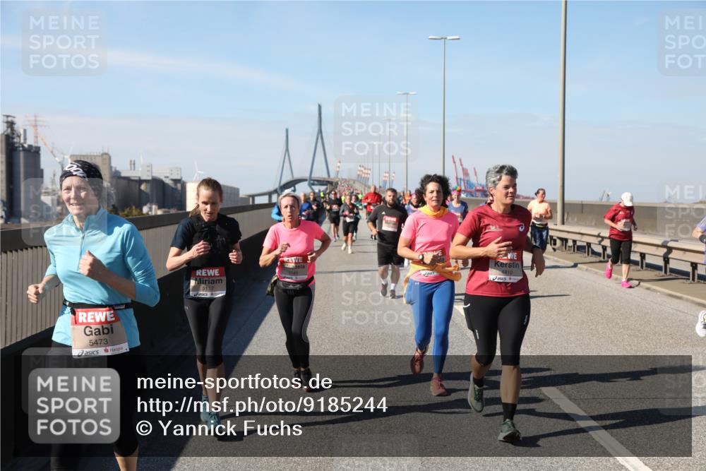 03.10.2025 - Köhlbrandbrückenlauf Yannick Fuchs http://msf.ph/oto/9185244 03.10.2025 12:03:44 Position 3 5473, 5117, 3, 4810 meine-sportfotos.de