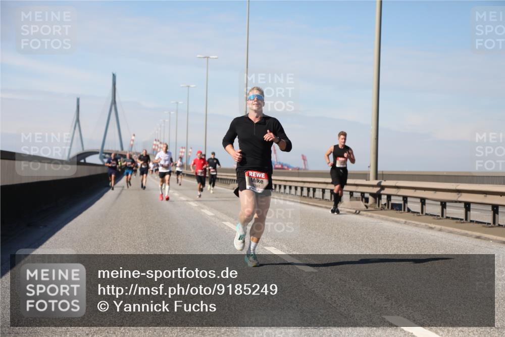 03.10.2025 - Köhlbrandbrückenlauf Yannick Fuchs http://msf.ph/oto/9185249 03.10.2025 11:42:31 Position 3 4248 meine-sportfotos.de